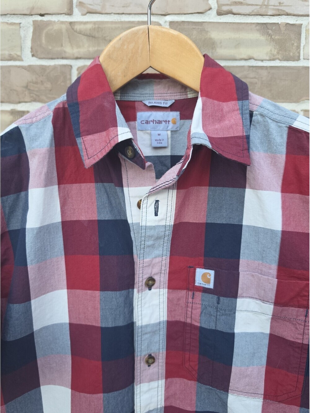 Carhartt Men's M Relaxed Fit Plaid Short Sleeve Button Up Shirt Red Blue